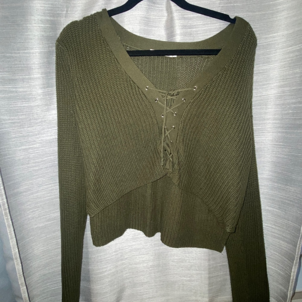 Green crop sweater